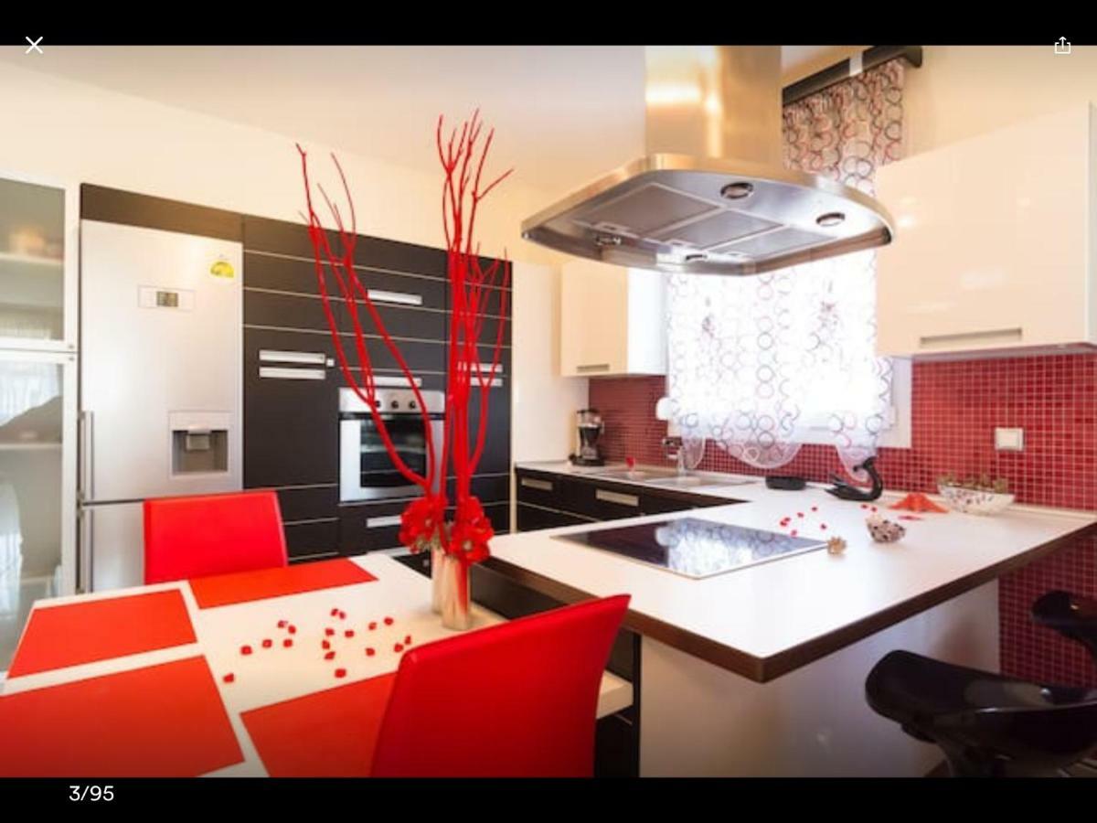 Artisti Elena Apartment Paralía Екстериор снимка