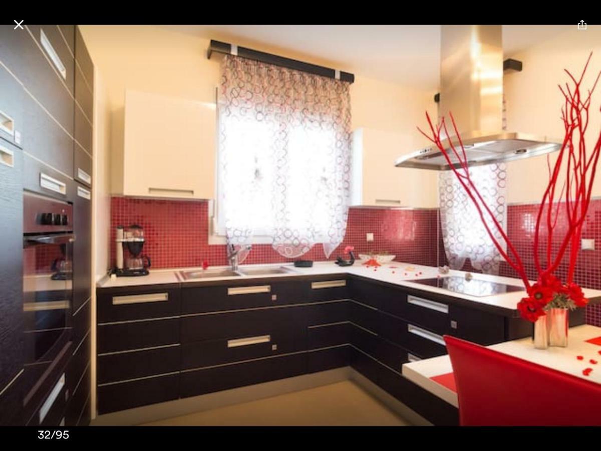Artisti Elena Apartment Paralía Екстериор снимка