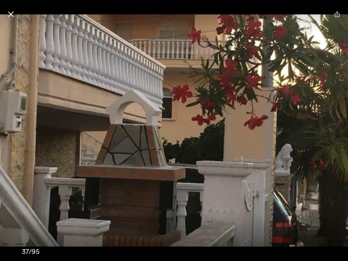 Artisti Elena Apartment Paralía Екстериор снимка