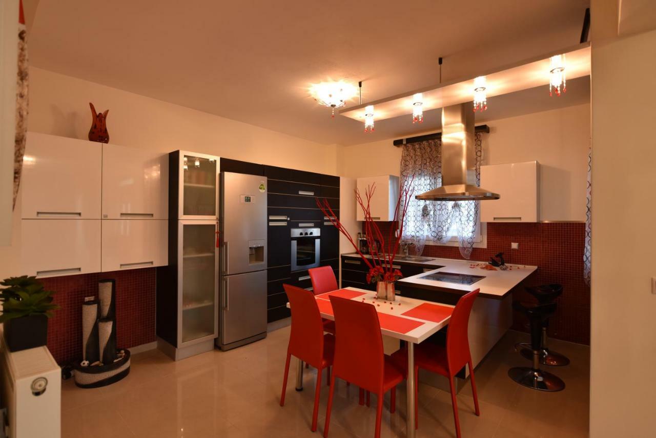 Artisti Elena Apartment Paralía Екстериор снимка