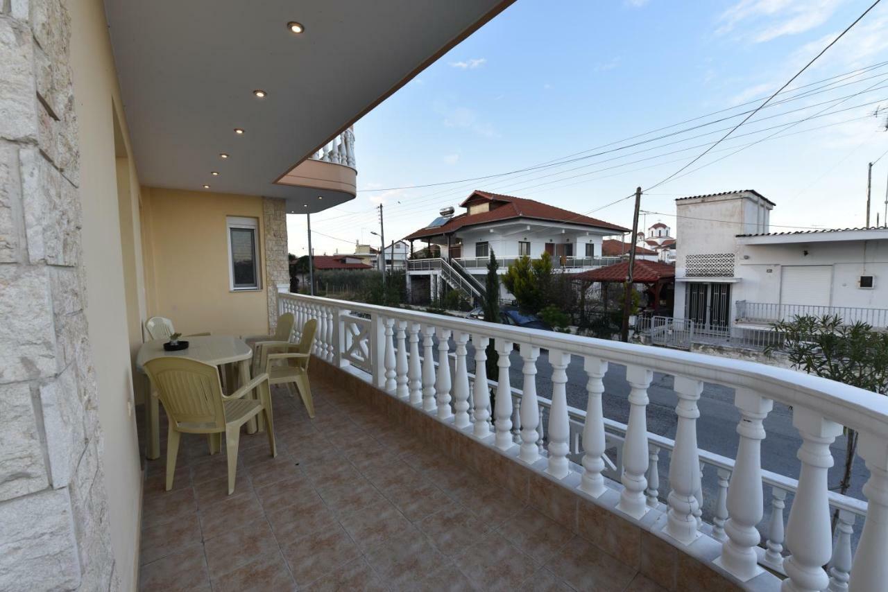 Artisti Elena Apartment Paralía Екстериор снимка